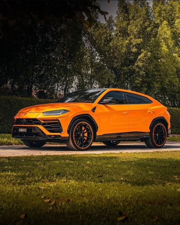 Lamborghini Urus – Arancio – Black / Orange Interior
