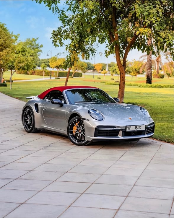 Porsche 911 Turbo S Cabriolet – Argento GT / Rosso Bordeaux – Red Soft Top
