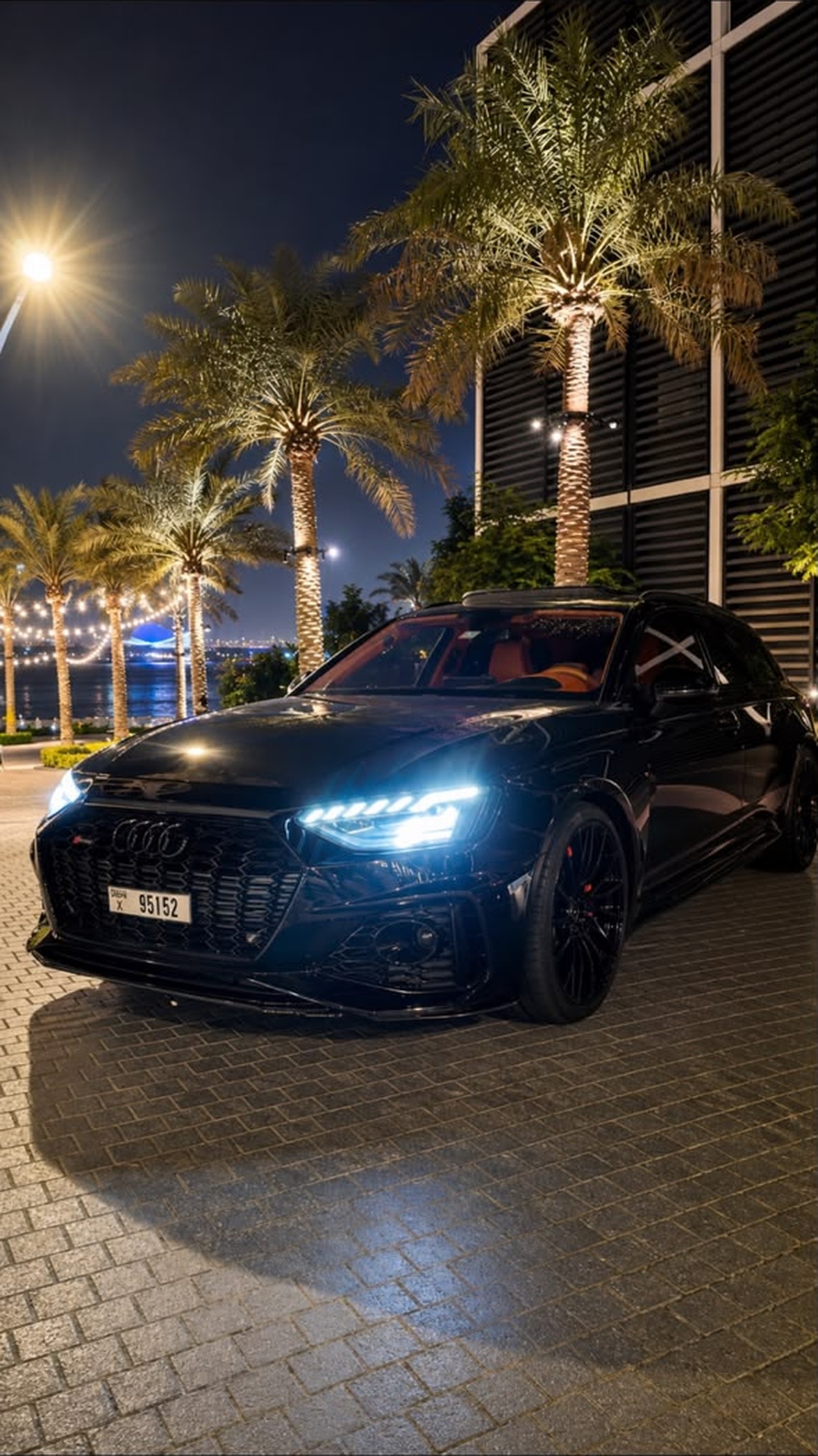 Audi RS 4 Avant – Mythos Black – Orange Nappa