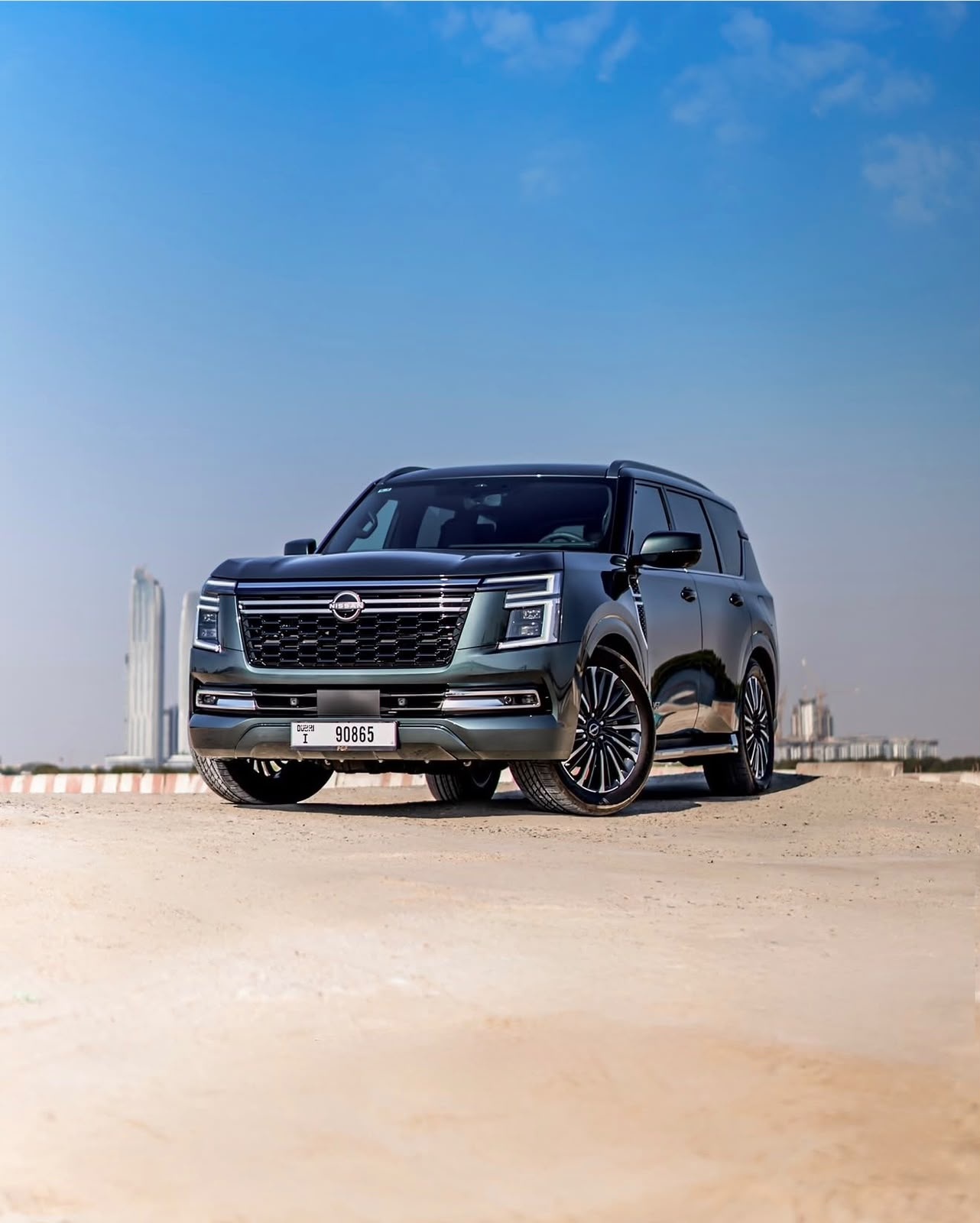 Nissan Patrol Platinum – Verde Scuro / Rosso Leather