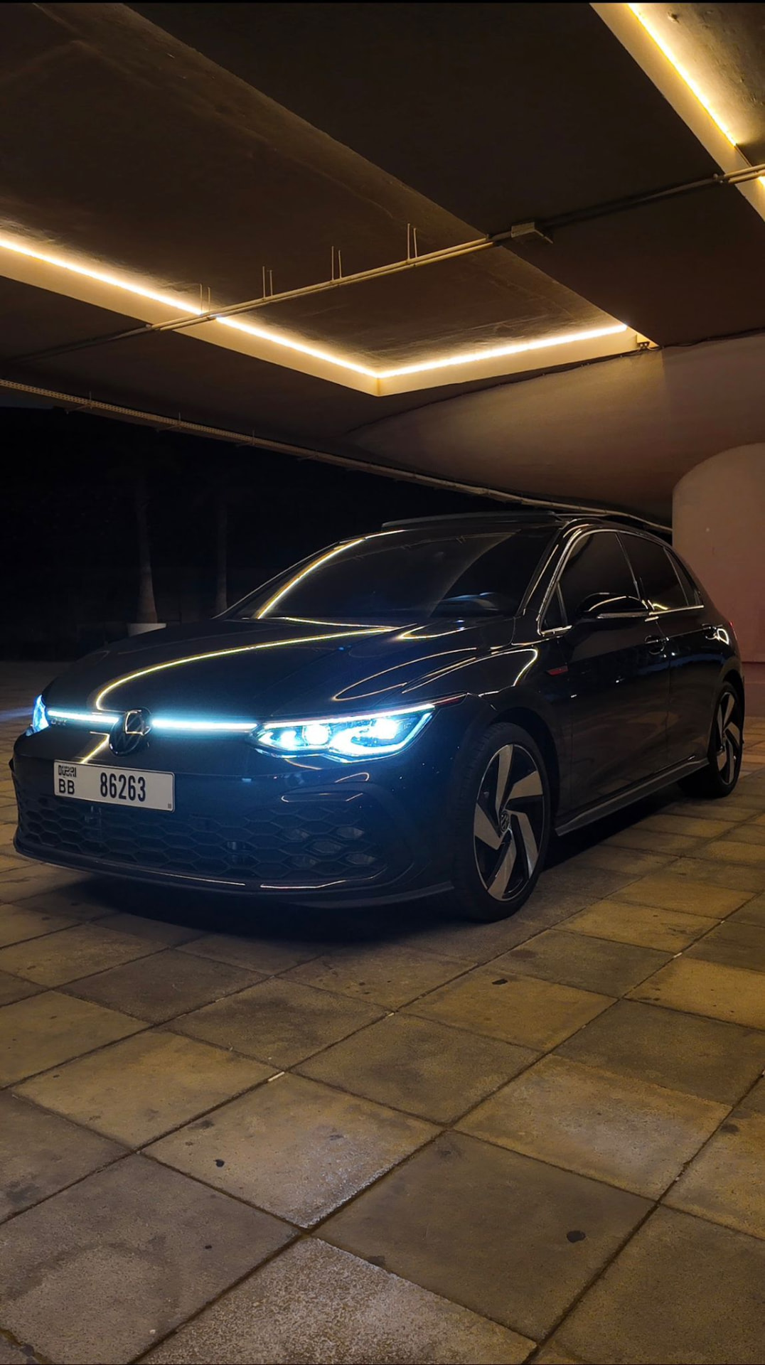 Volkswagen Golf 8 GTI – Deep Black Pearl