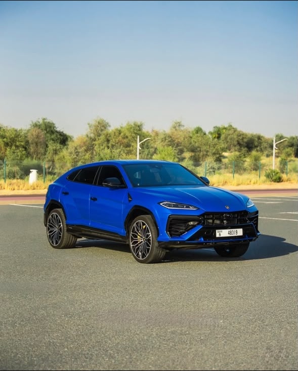Lamborghini Urus SE – Blu Eleos / Nero – Blue Interior