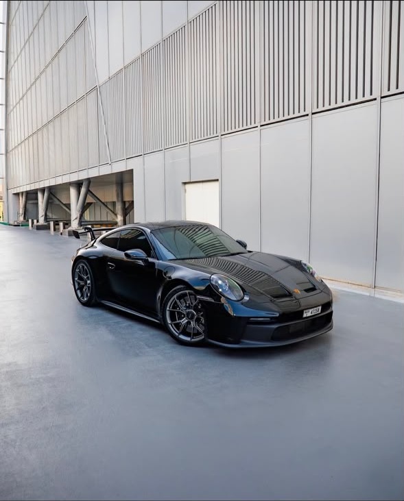 Porsche 911 GT3 – Nero / Black Race Interior